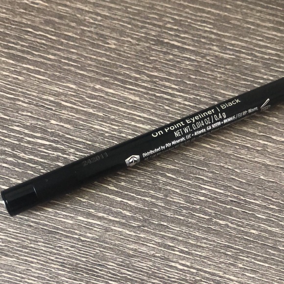 ❤️$12 NWT Pur On Point Eyeliner Black .4g / .014oz - Picture 3 of 6